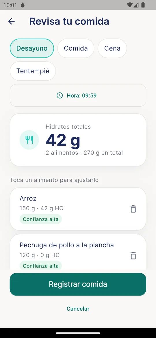 Pantalla «Revisa tu comida» con los alimentos detectados y sus hidratos